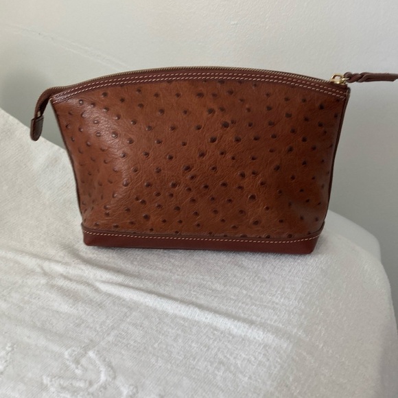 Dooney@Bourke clutch/cosmetic bag. - Picture 4 of 4